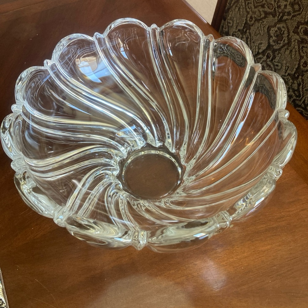 VTG Mikasa Peppermint Clear 10” crystal bowl swirl pattern serving dish